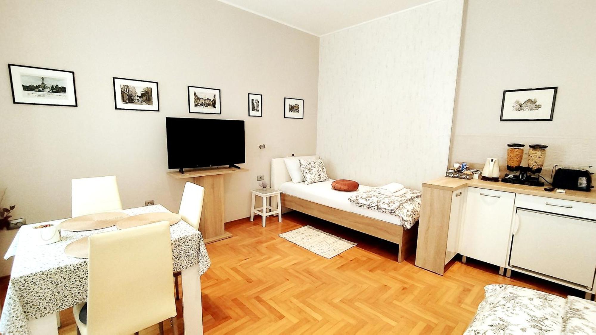 Lavender - City Room With Free Parking Pula Exterior foto