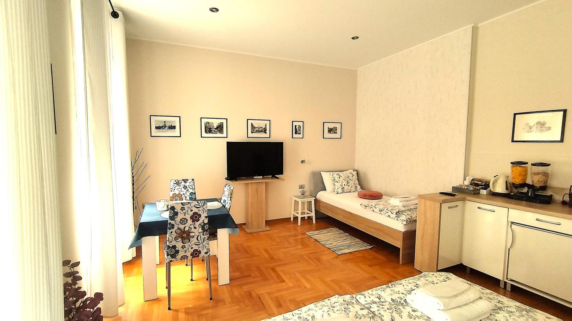 Lavender - City Room With Free Parking Pula Exterior foto