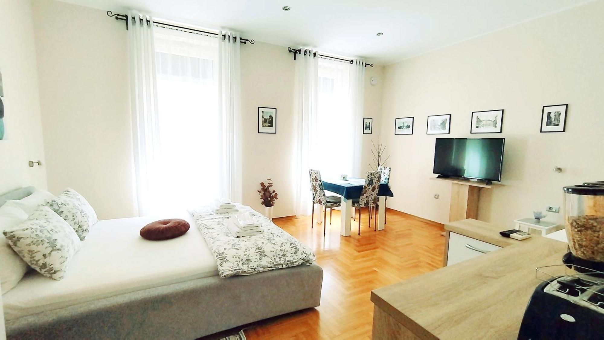 Lavender - City Room With Free Parking Pula Exterior foto