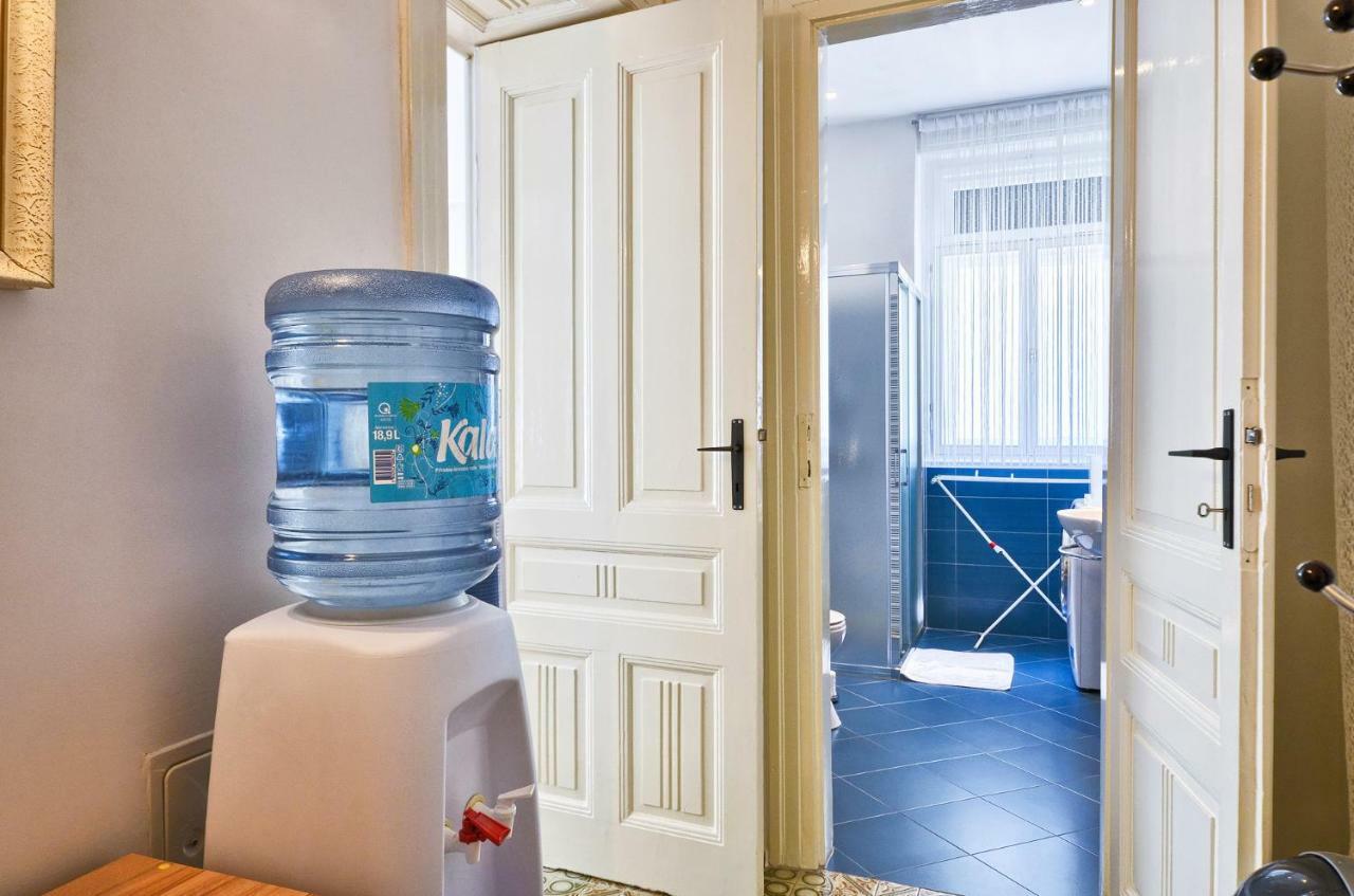 Lavender - City Room With Free Parking Pula Exterior foto